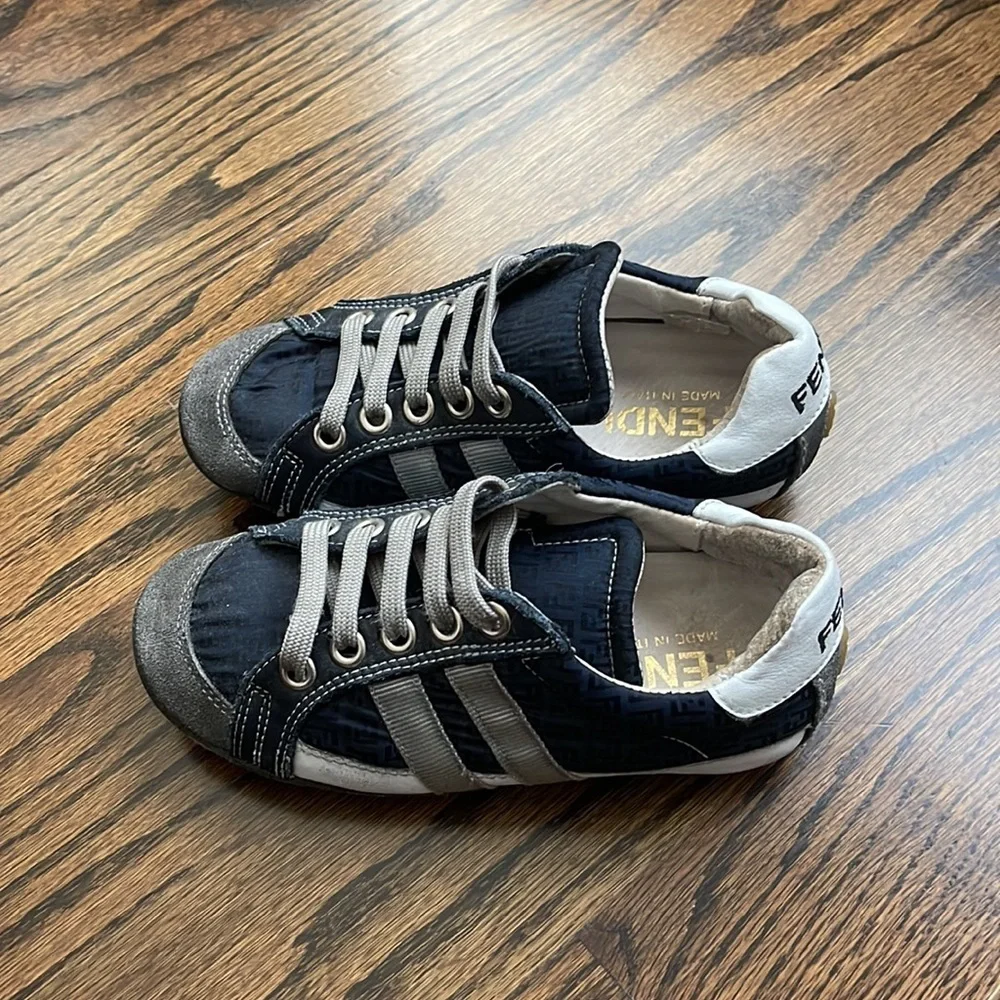 Fendi Kids Sneakers‎ Size 34